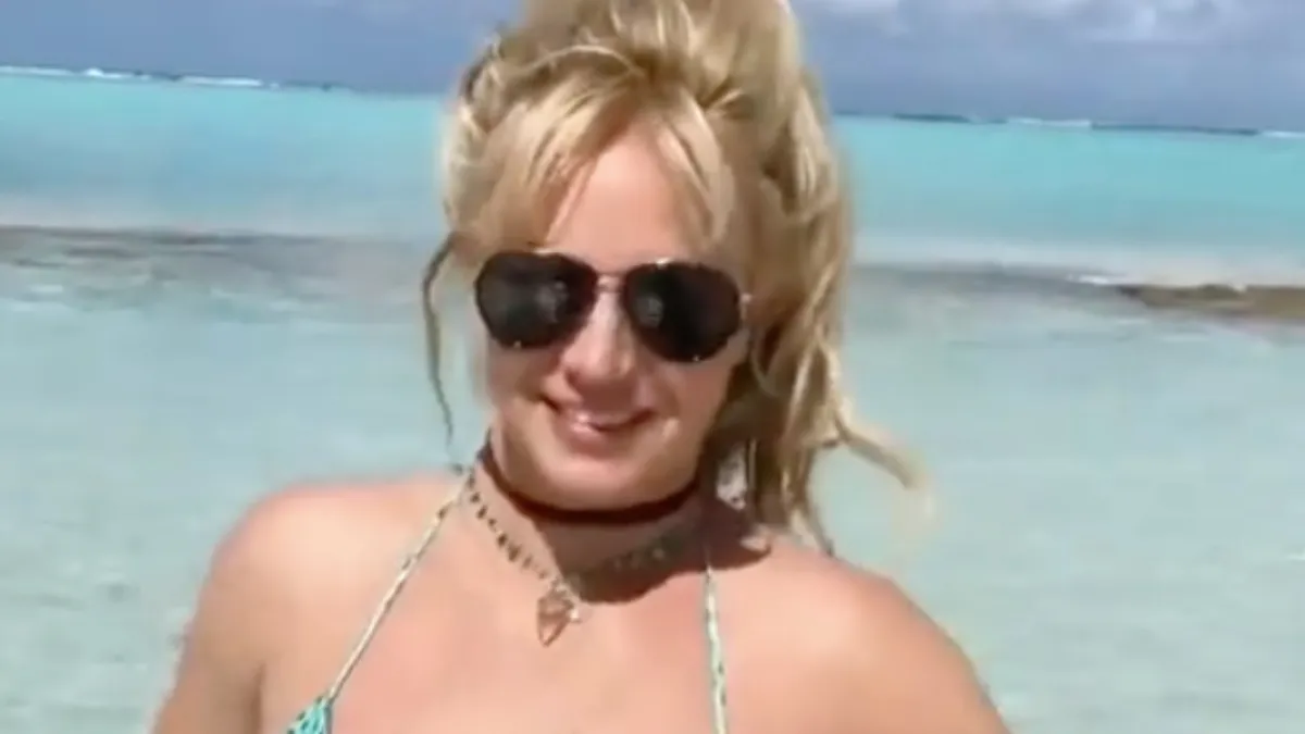 Britney Spears wil je graag laten zien waar haar man ja tegen heeft gezegd