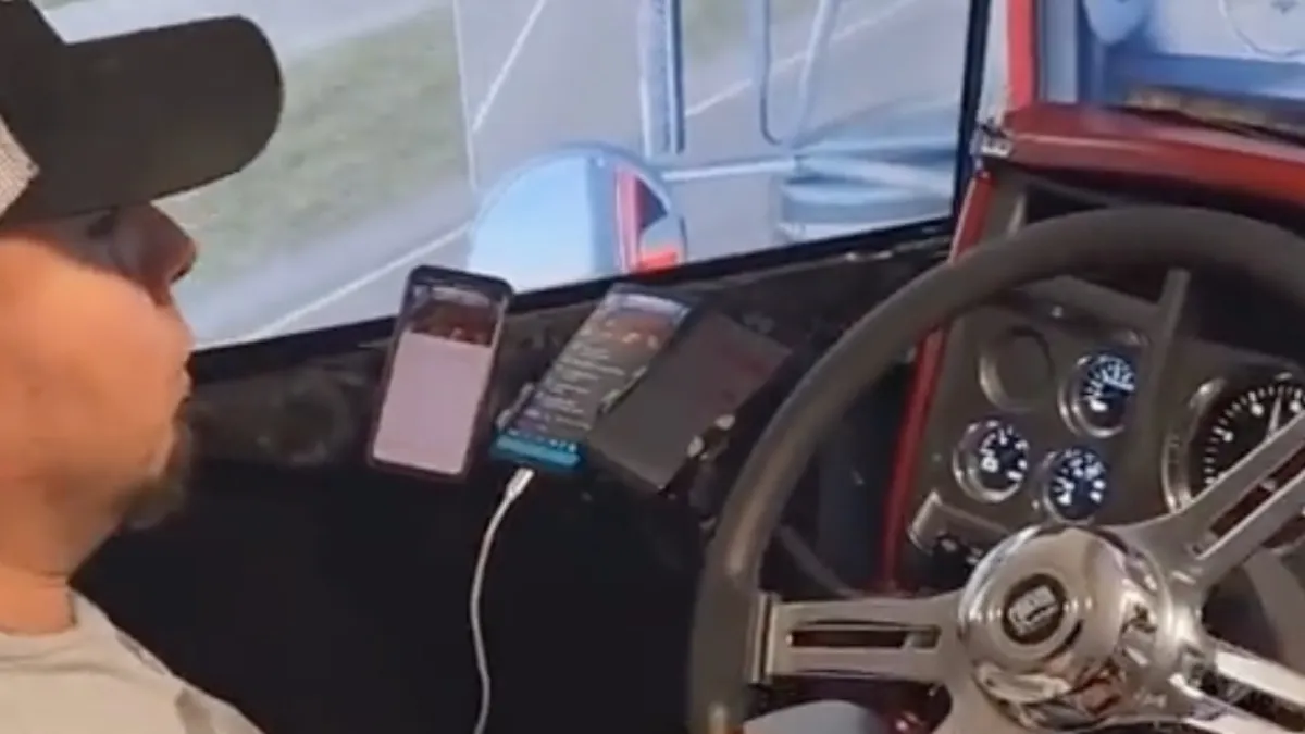 Vrachtwagenchauffeur in de simulator heeft het prima voor elkaar