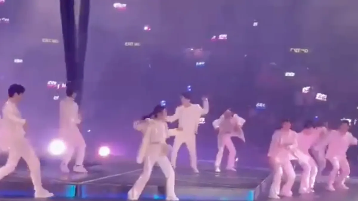 Gigantisch led-scherm komt naar beneden tijdens optreden van boyband Mirror