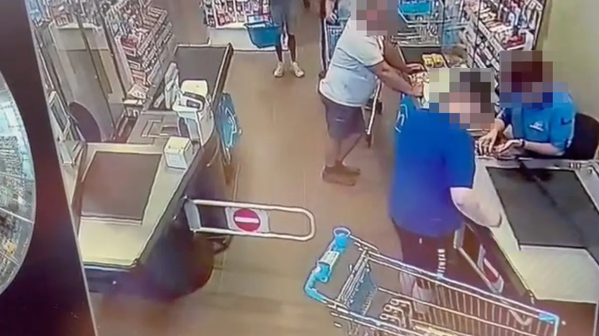 Internet kan uit: Man poept bij kassa van Albert Heijn supermarkt