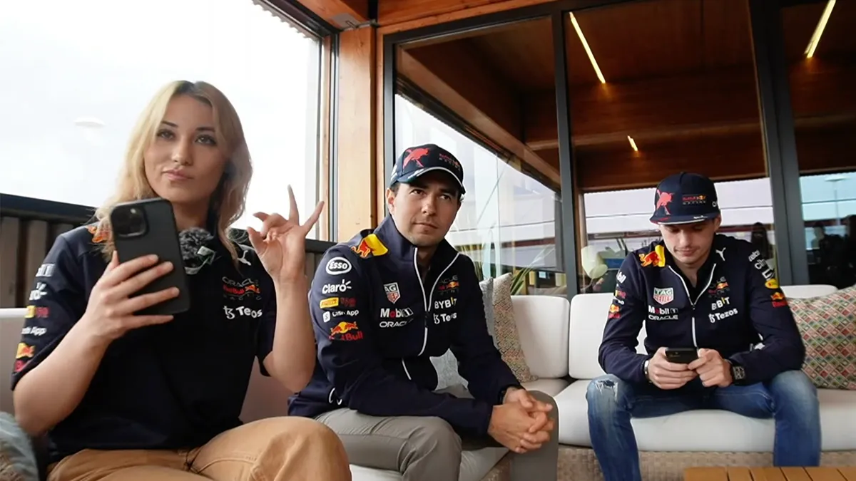 Max Verstappen als wingman: Mad Max probeert vriend zonder tanden te koppelen aan f1elly
