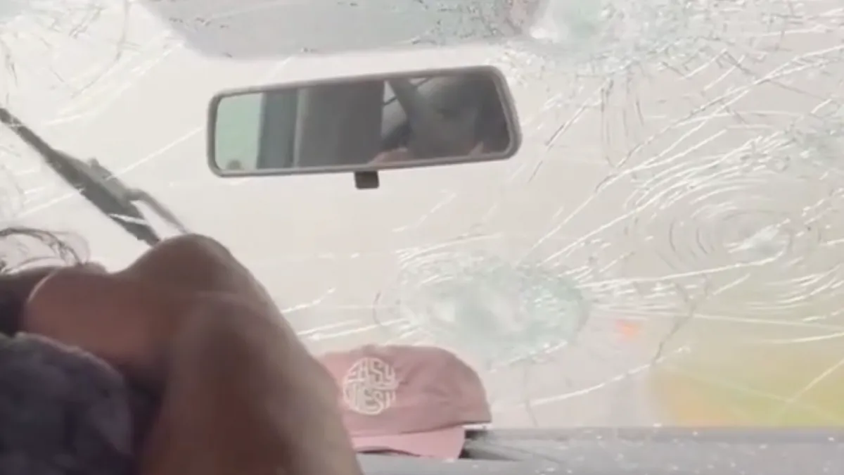 Hagelstenen zo groot als sinaasappels slopen auto in Canada