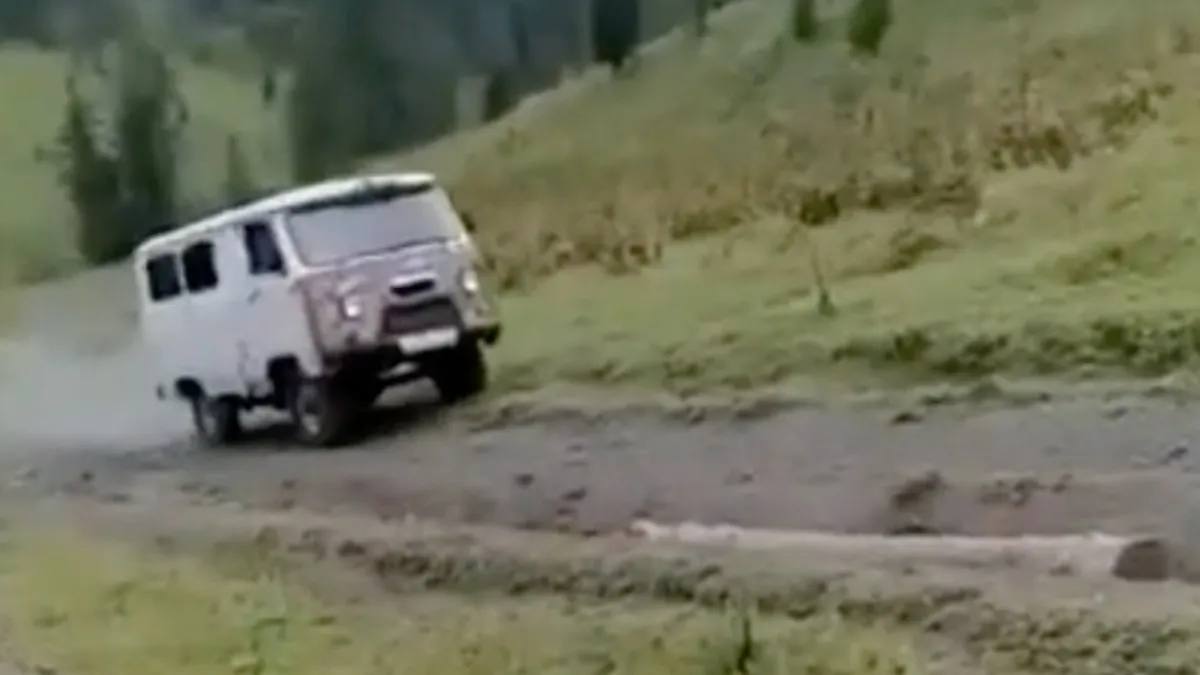 Busje deed niet wat het moest doen in Altajgebergte