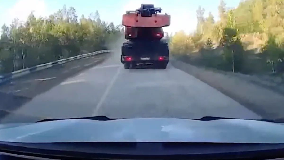 Lekker zo'n achteruit als er een hijskraan op je af komt rollen