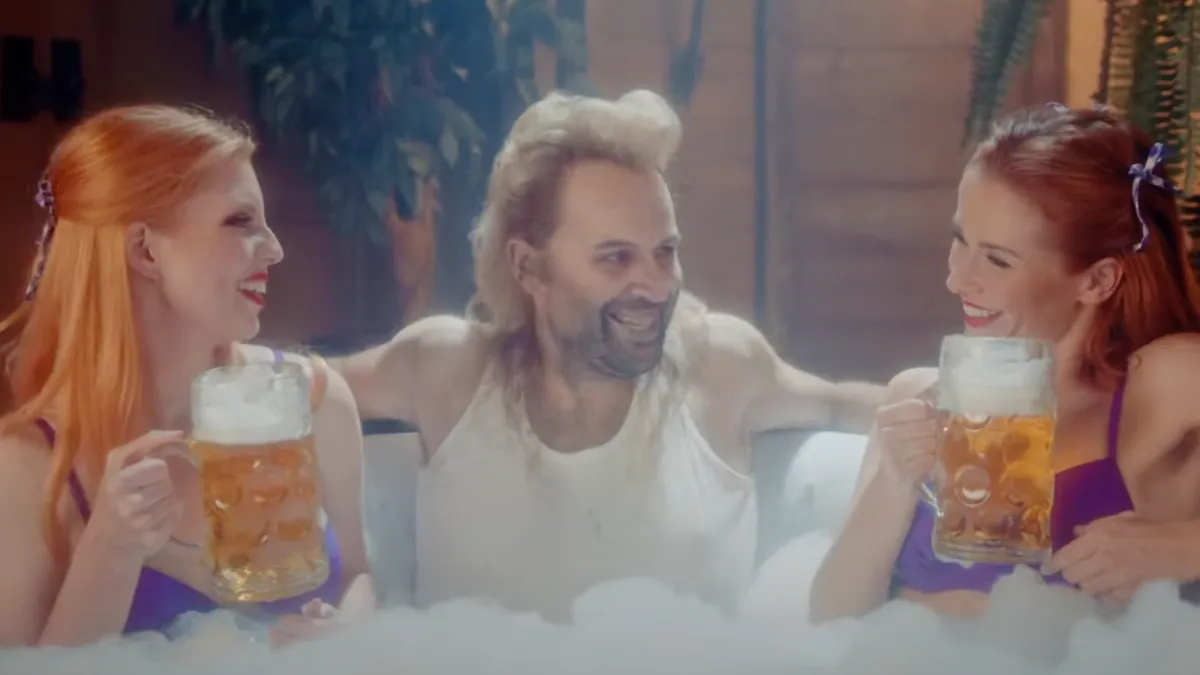 Vieze Jack trapt après-ski seizoen af met Wienerschnitzel 