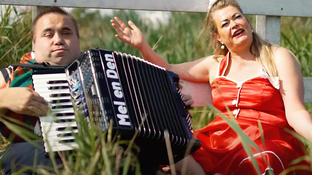 Zonder 'T Te Weten van Mel en Den