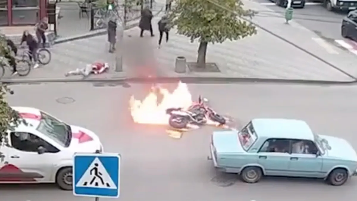 Motorrijder maakt liever schuiver dan dat hij een bus kust