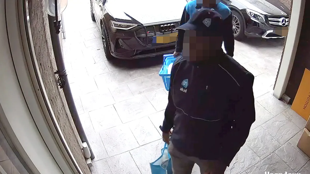 Beelden woningovervallers in Den Haag die zich voor doen als bezorgers van Appie