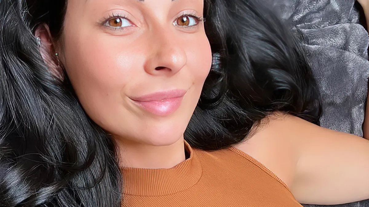 Cafe eigenaar gaat op Only Fans om cafe van ondergang te redden