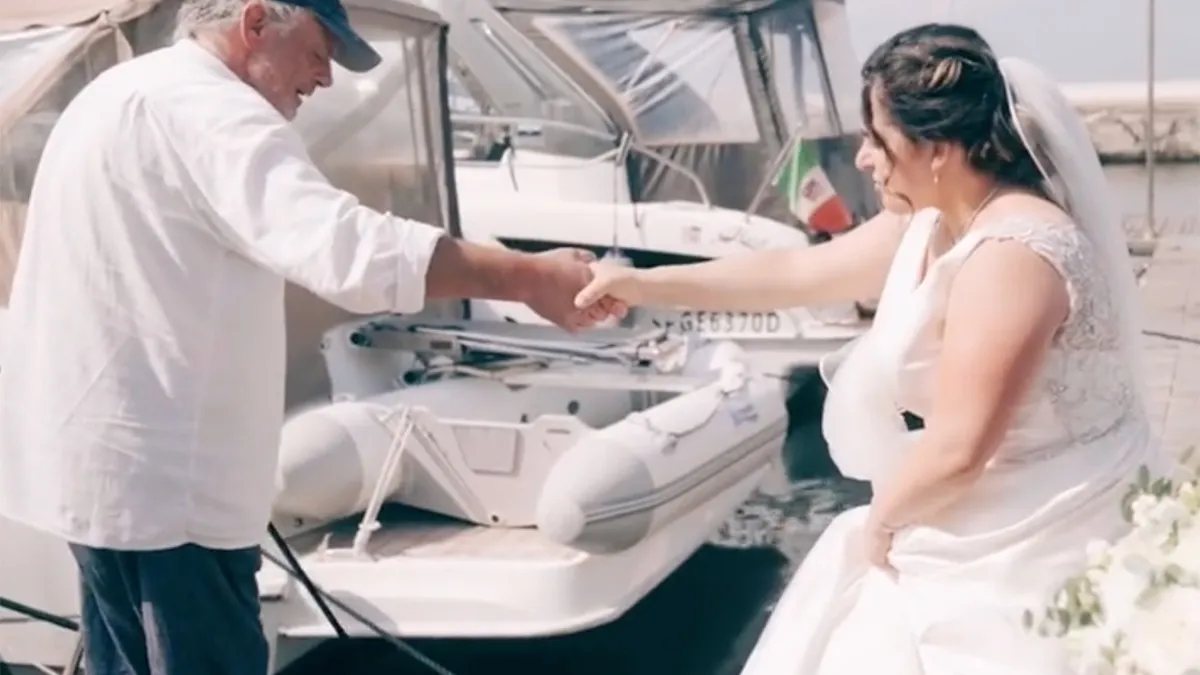 Op de grote dag viel bruidje letterlijk in het water