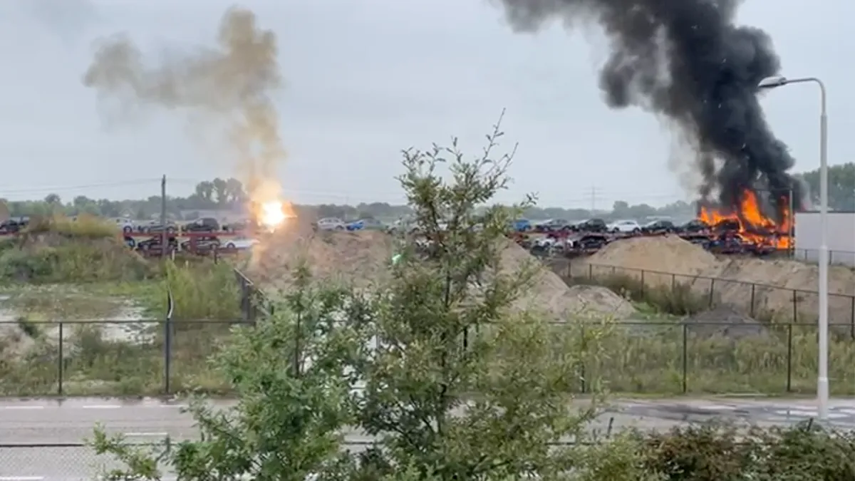 Trein met auto's in de fik bij Etten-Leur: 'Uw auto kan iets later komen'