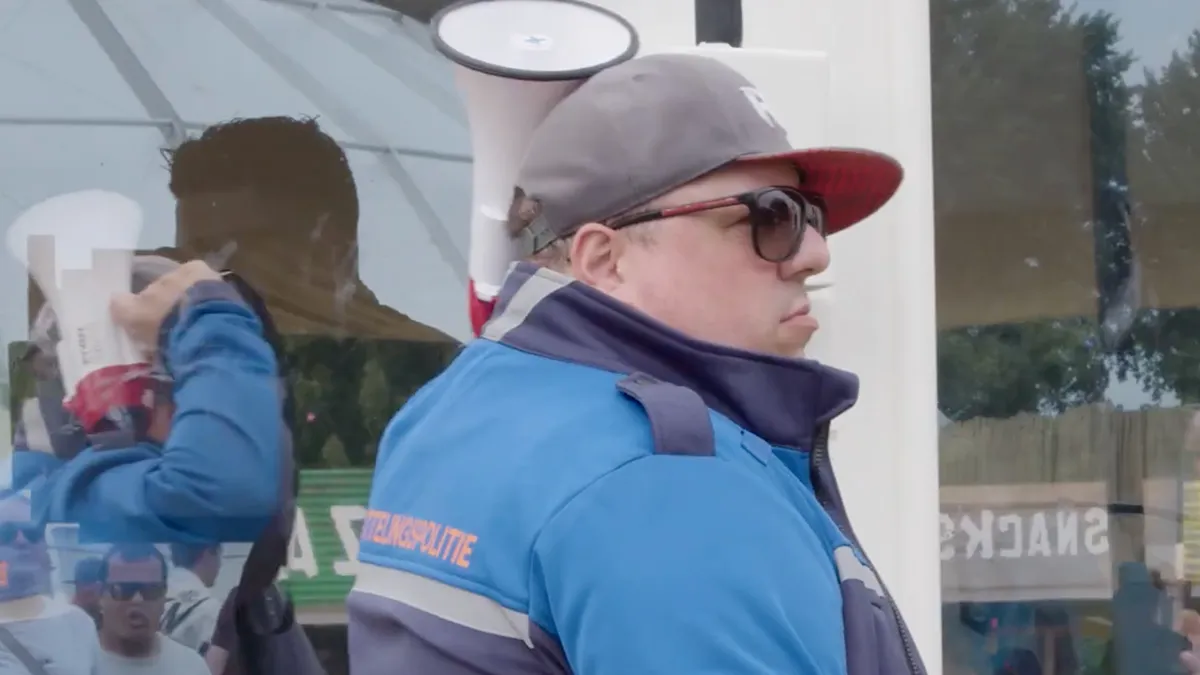 Tring tring Hendheving: Dr. Rude maakt remix van Ongedierte van Hans Glock