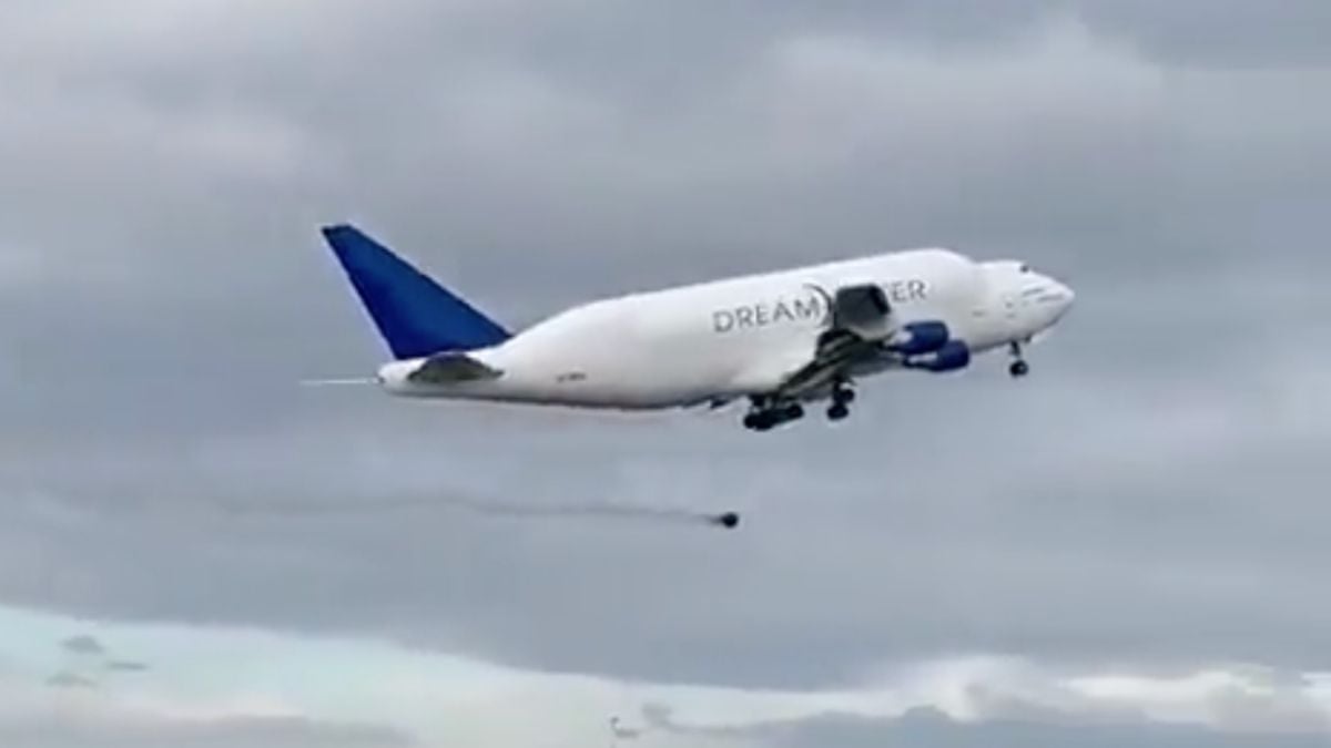 Boeing Dreamlifter raakte pardoes een wiel kwijt na take-off