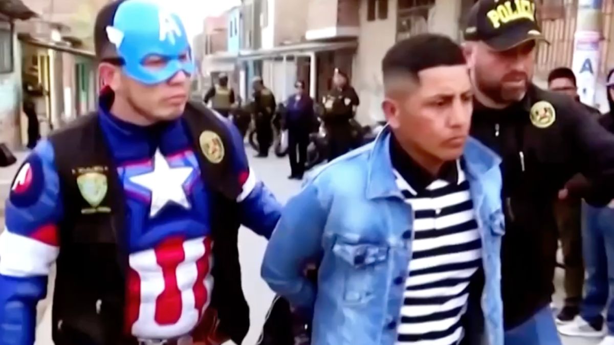In Peru kan het gebeuren dat superhelden je komen arresteren tijdens Halloween