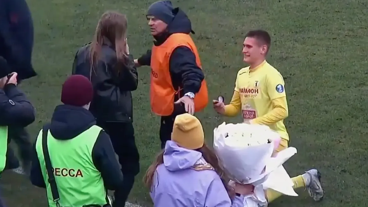 Fanatieke steward heeft geen boodschap aan huwelijksaanzoek van doelpuntmaker