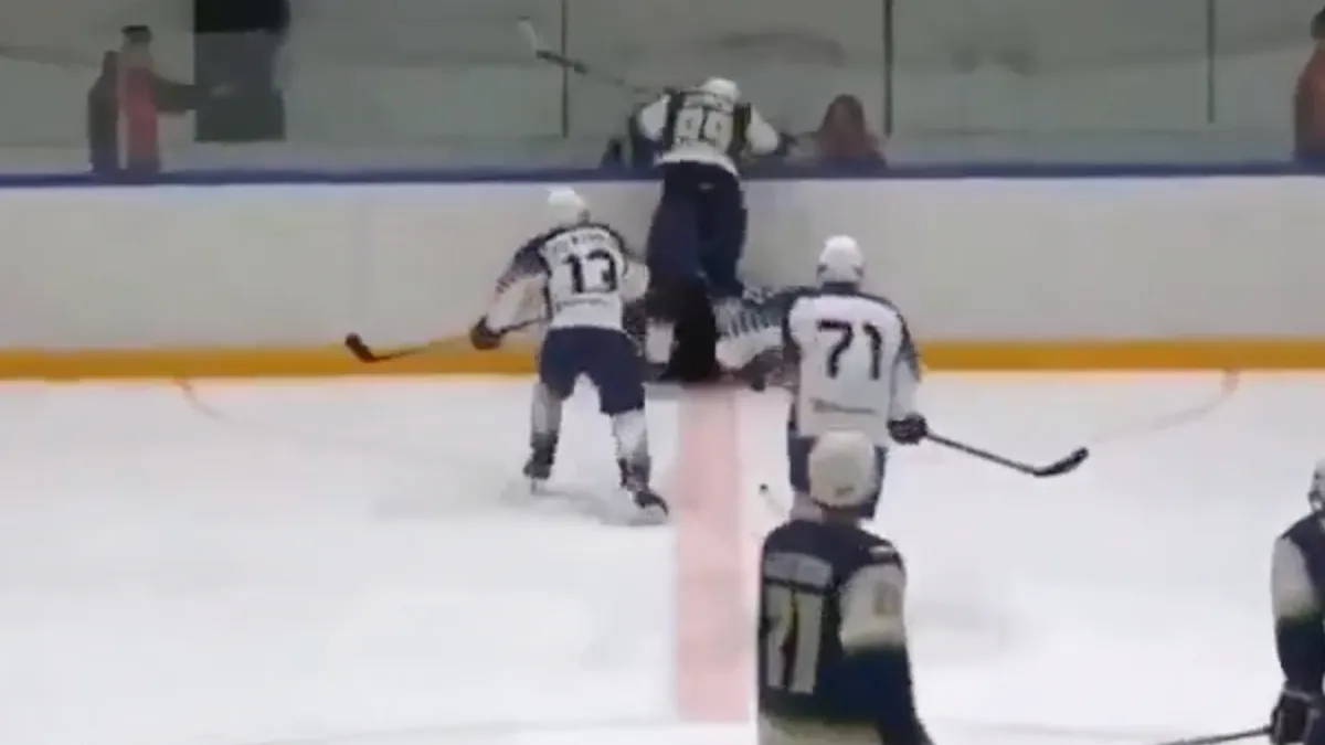 Scheidsrechter had een zware middag door agressieve amateur spelers