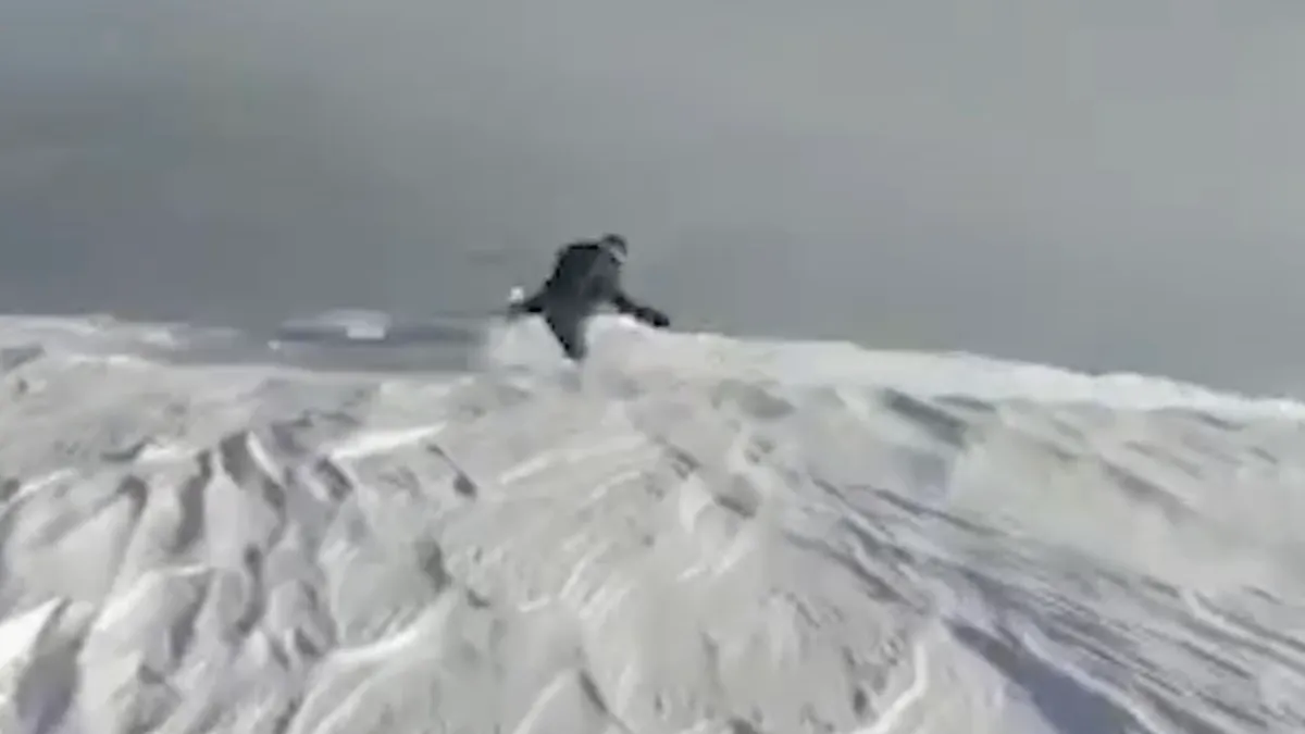 Lawine neemt zonder pardon skiër mee in Chakassië