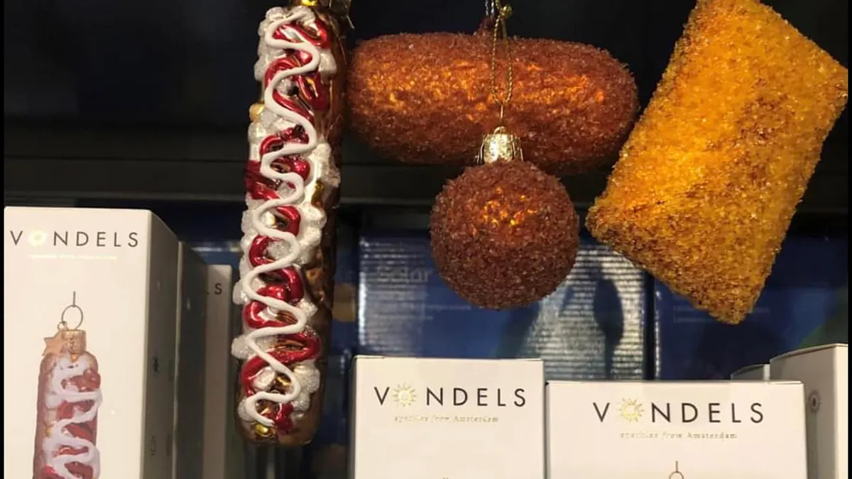 Shut Up and Take My Money: Bitterballen en frikandel speciaal in de kerstboom