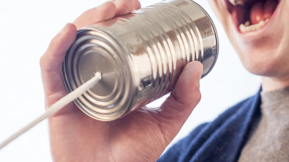 Viaplay analisten vergeten dat microfoon aan staat en gaan los over Matthijs van Nieuwkerk