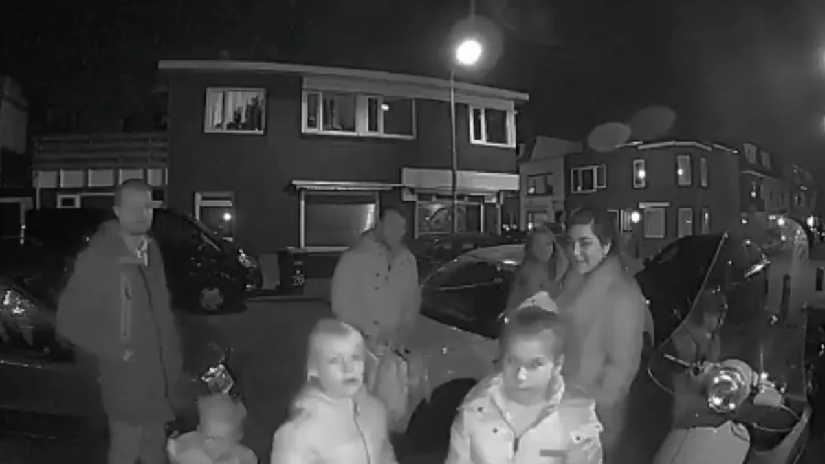 Zit je net lekker in het kleine kamertje, komen kinderen voor Sint-Maarten aan de deur