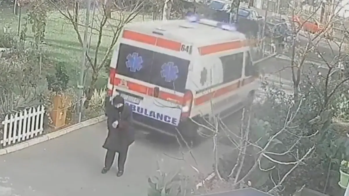 Ambulance medewerkers snel ter plaatse na aanrijding in Belgrado