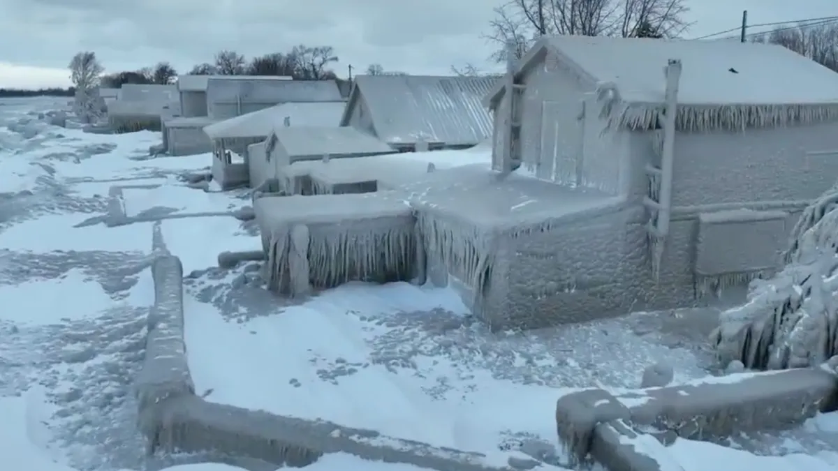 Amerikaanse plaatsje Hamburg voorzien van dikke laag ijs