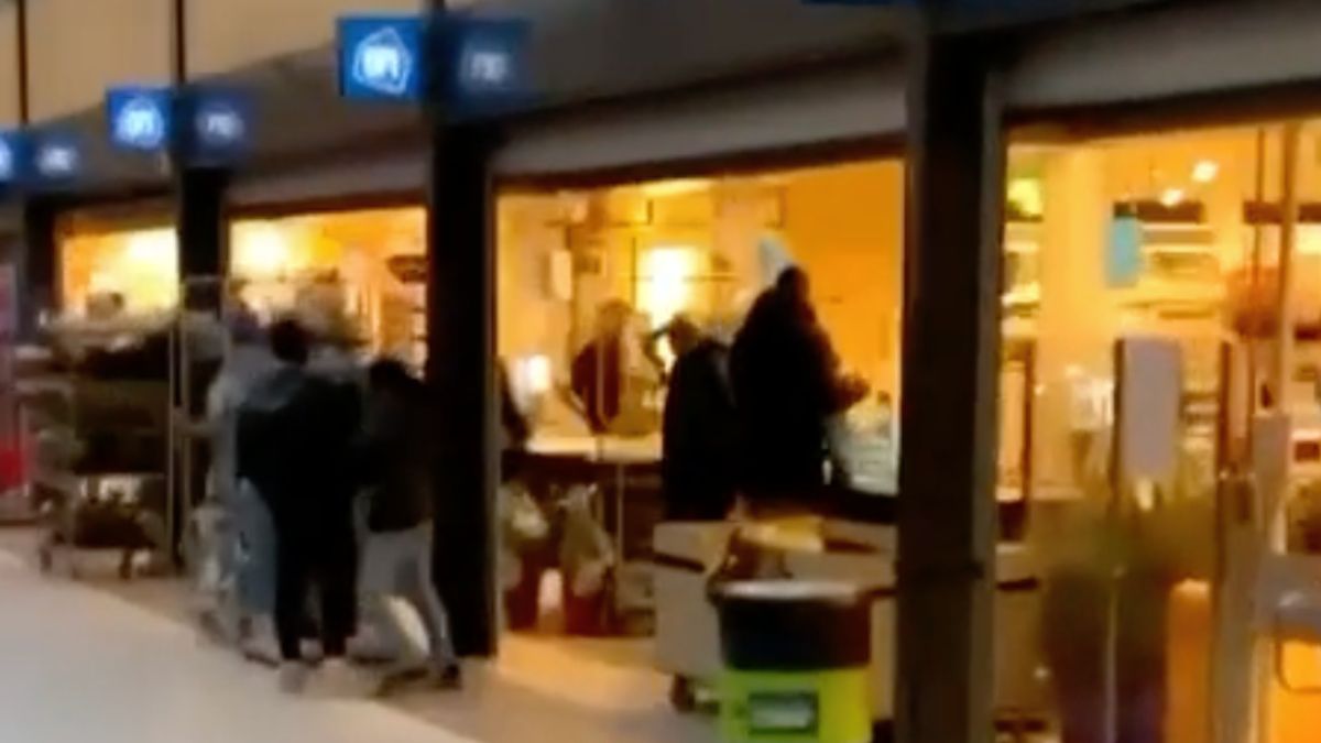 Mooi filmpje opnemen tijdens overval op Albert Heijn in Almere