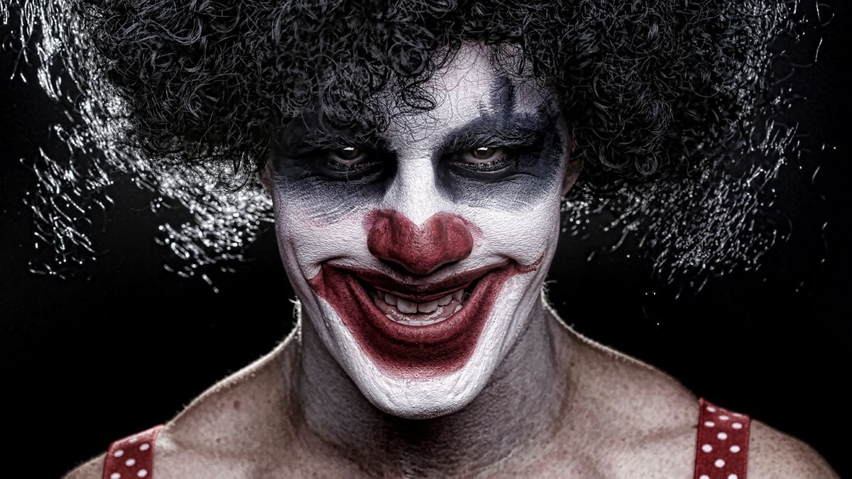 Dronken clown zorgt voor bizarre dag op basisschool