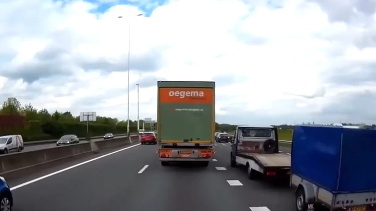 Iemand had dus niet in de gaten dat verkeer langzamer reed, BAM!
