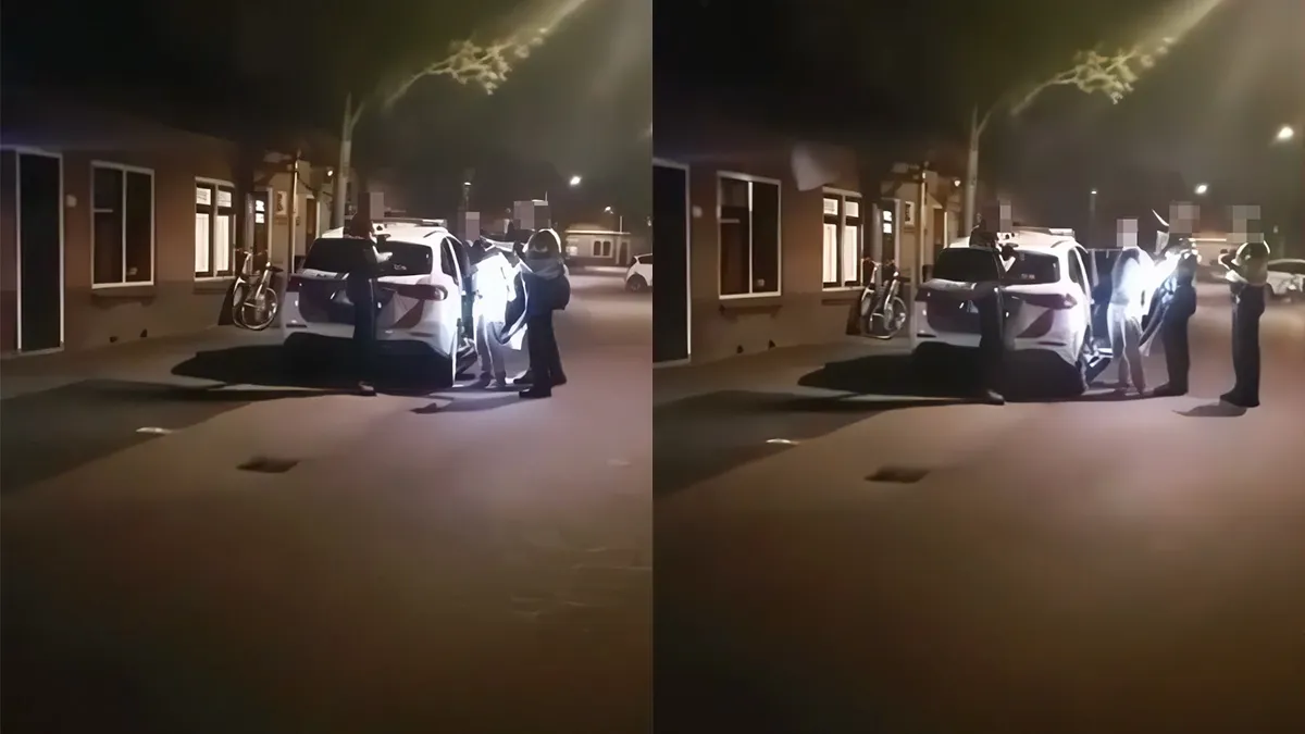 Agent laat zich niet bespugen en haalt uit