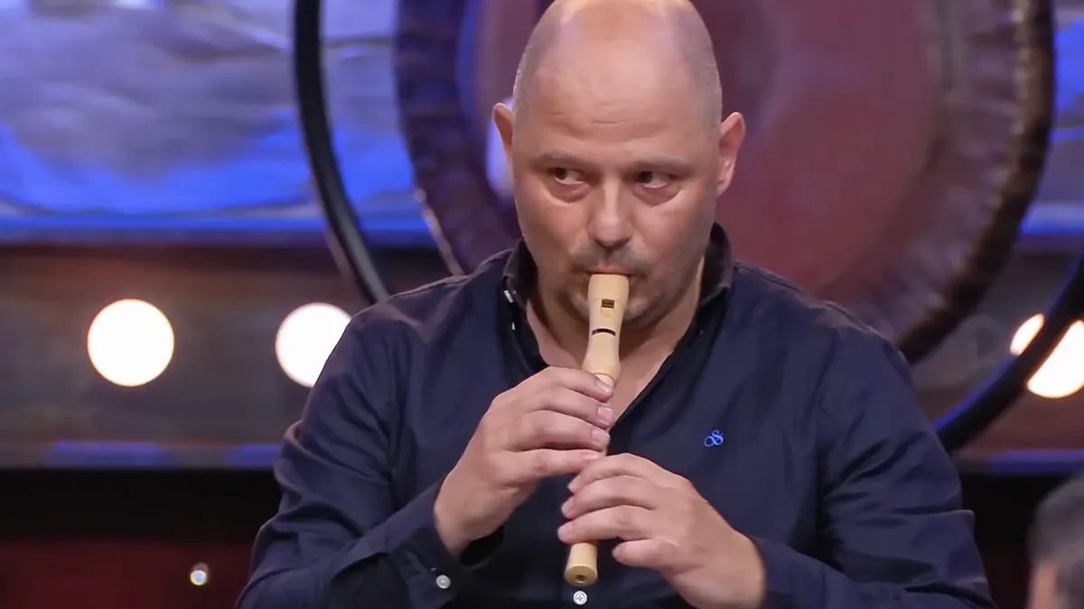 De eerste carnavals remix van Het Fluitlied (Ik ga zo lekker spelen op mijn fluit)