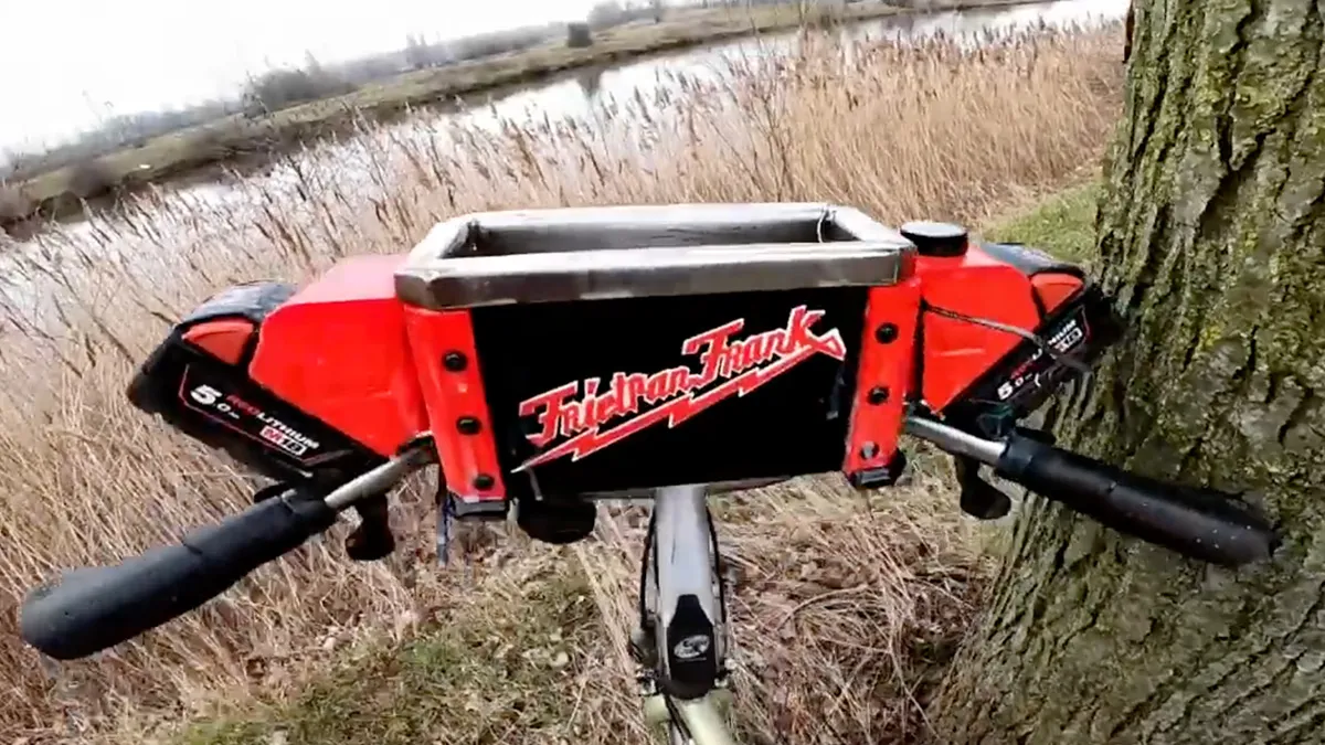 Uitvinding van de eeuw: Frituurpan op je fiets