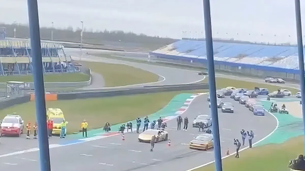 Honda rijdt Lamborghini van Dutch Performante helemaal zoek