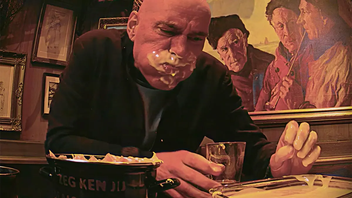 Nederlandse culthit 'Mossels' van de Mosselman is gewoon keihard terug in een 2023 jasje