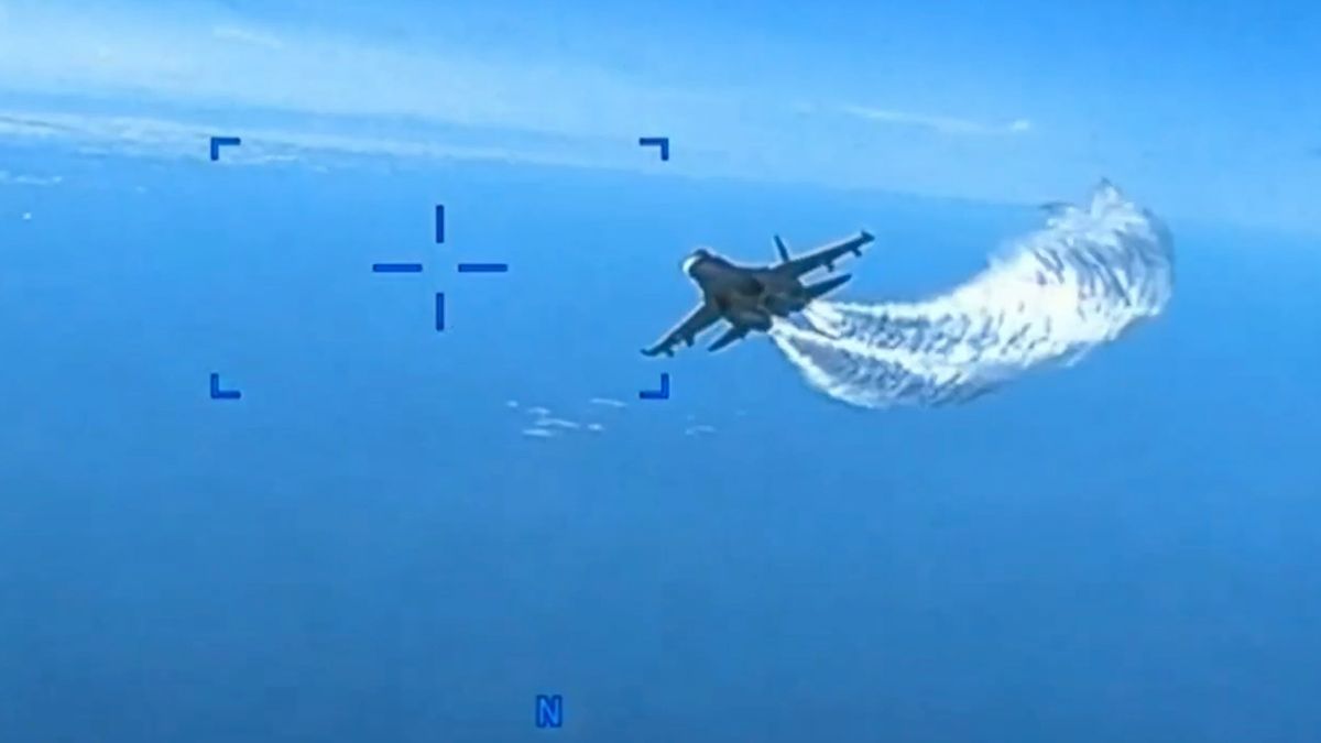 Spectaculaire beelden vrijgegeven van 'botsing' tussen Amerikaanse drone en Russische straaljager