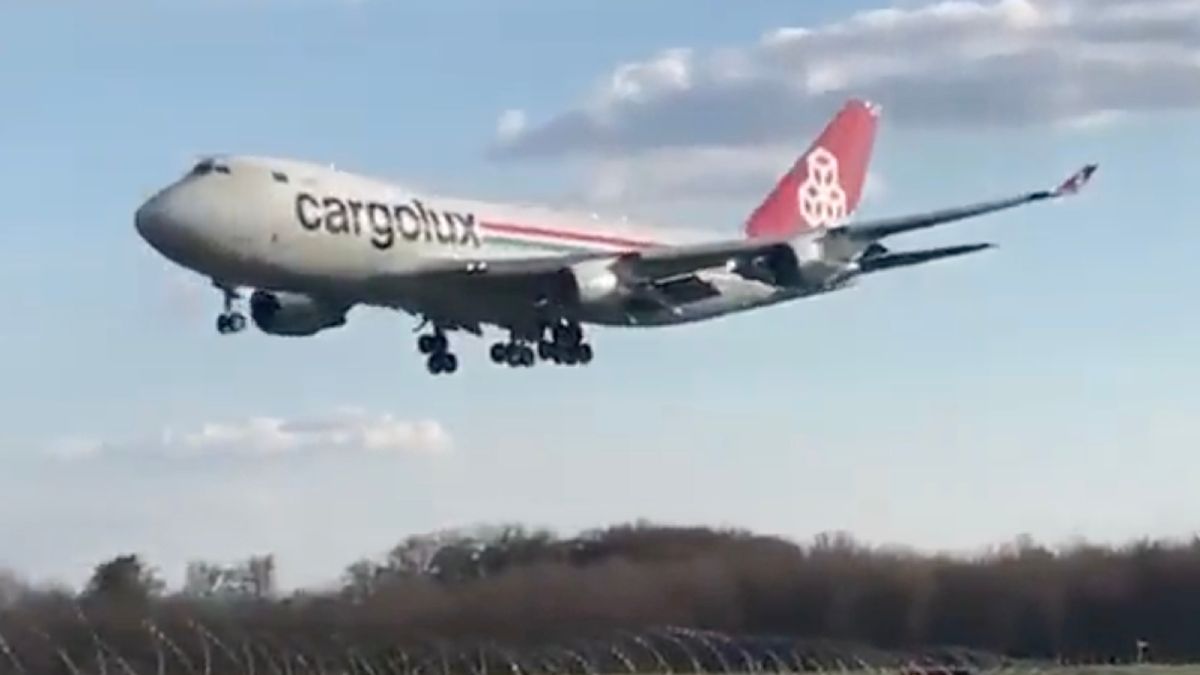 Niet zo'n lekkere eerste poging tot landen van Cargolux Boeing 747