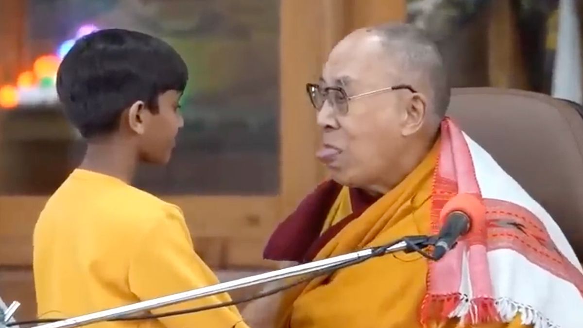 Dalai Lama biedt excuses aan na ophef kus aan minderjarige jongen