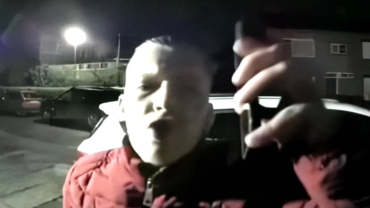 Man doet 's nachts voor slimme deurbel auditie voor beste zanger van Nederland