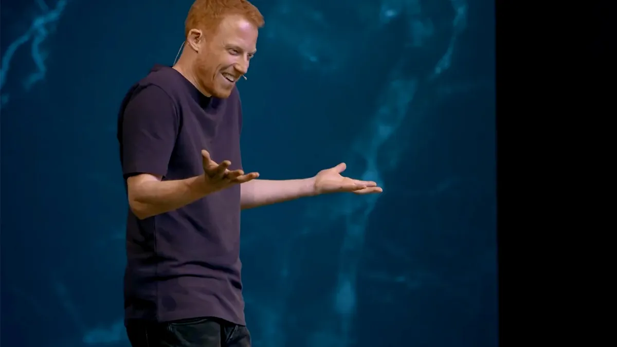 René van Meurs geeft demonstratie groepsdruk in Schiedam