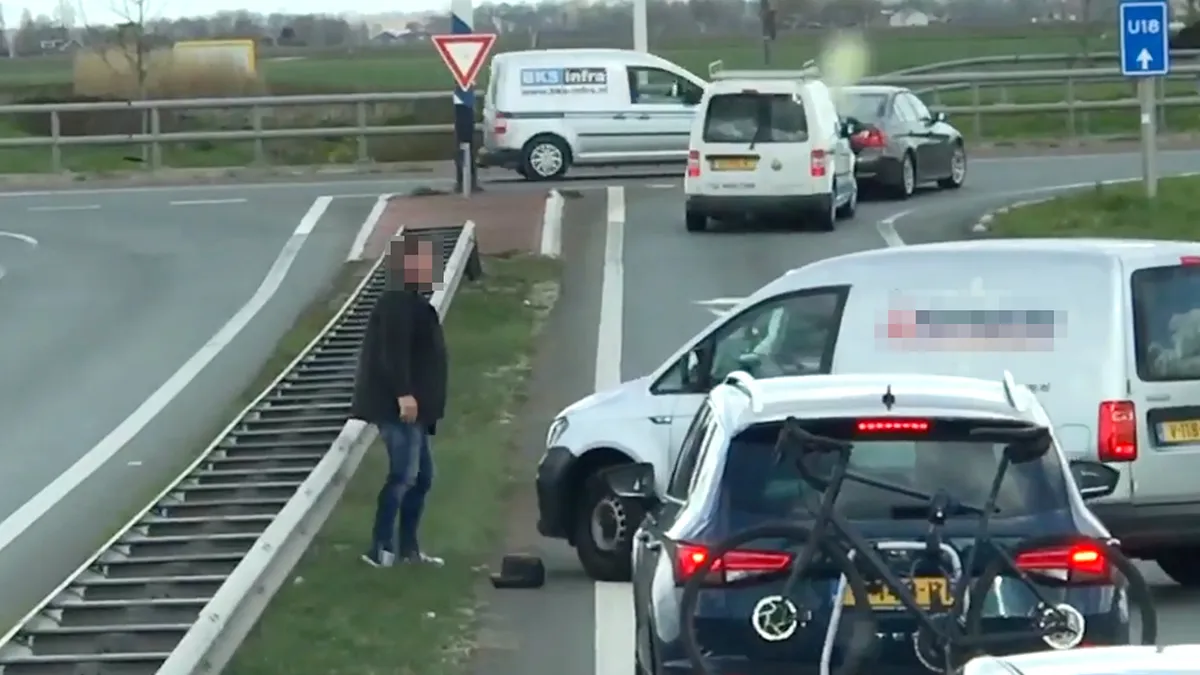 Twee automobilisten bij Dronten vinden elkaar eventjes niet aardig
