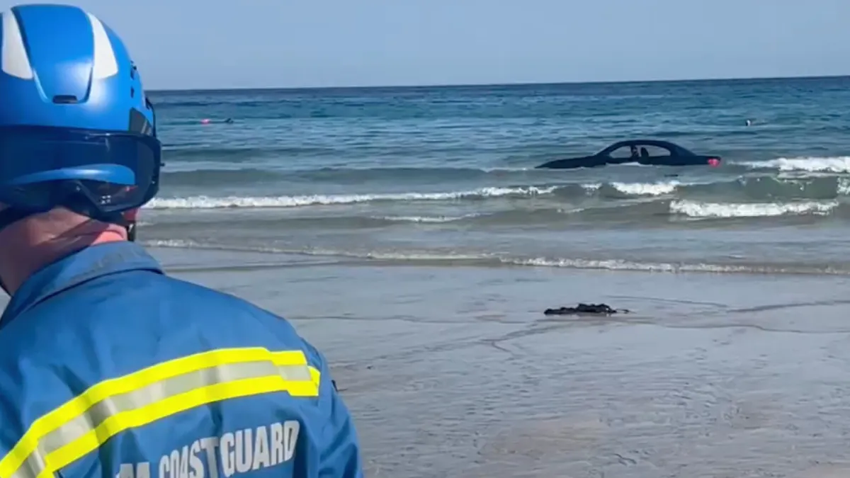 BMW op het strand in Cornwall parkeren bleek geen succes