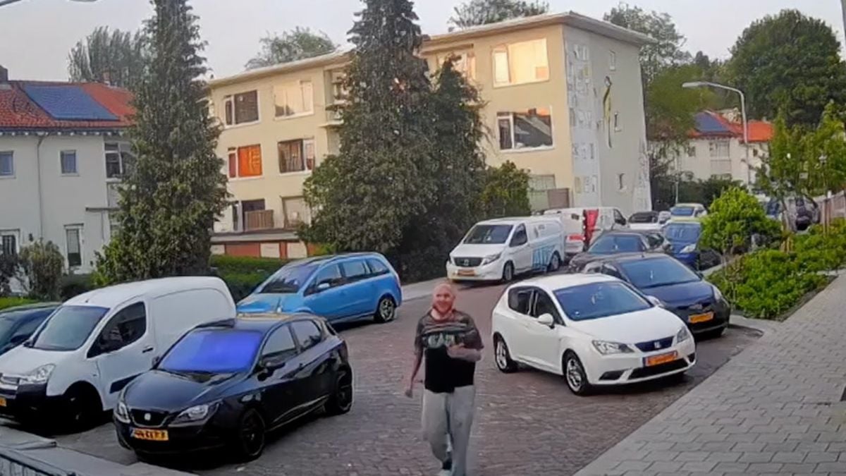Buurman in Dordrecht laat met 'Volle maan' weten waar de camera hangt