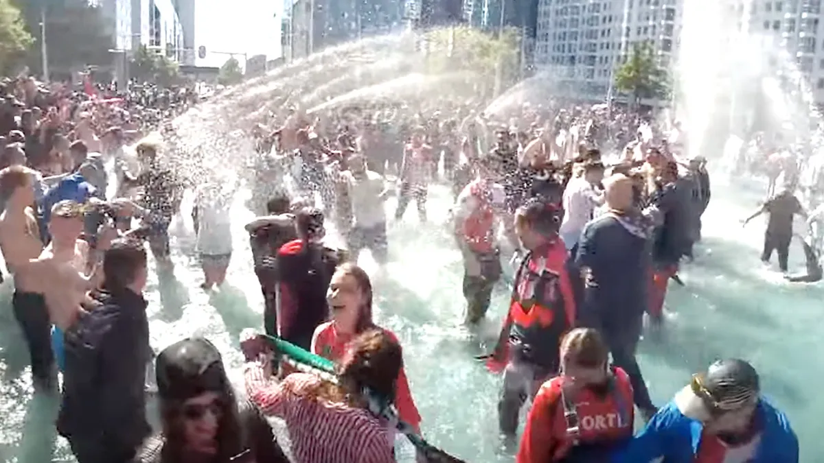 Ja hoor, er is een Feyenoord kampioen versie van het nummer Engelbewaarder