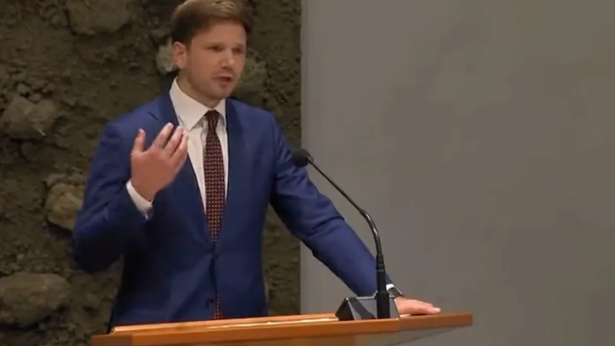 Voorzitter ontneemt FvD-Kamerlid Gideon van Meijeren het woord na racistische opmerking