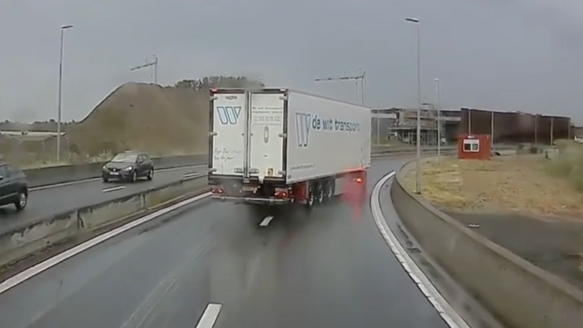 Vrachtwagenchauffeur drift er vrolijk op los in Antwerpen