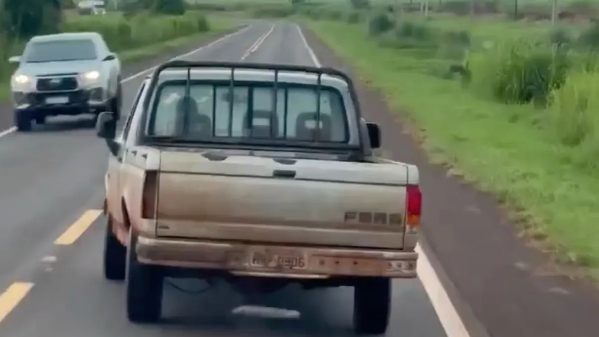 Braziliaanse pick-up is een beetje scheef