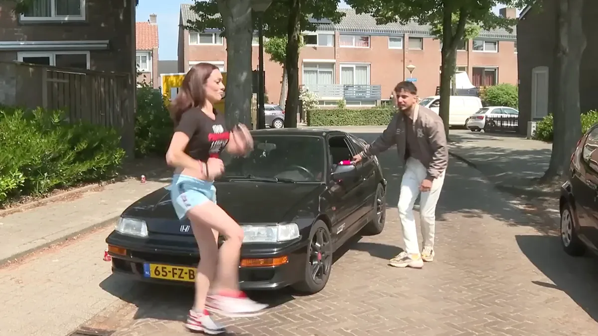 Esther aka fenomeen Essociaal leeft echt zoals de New Kids