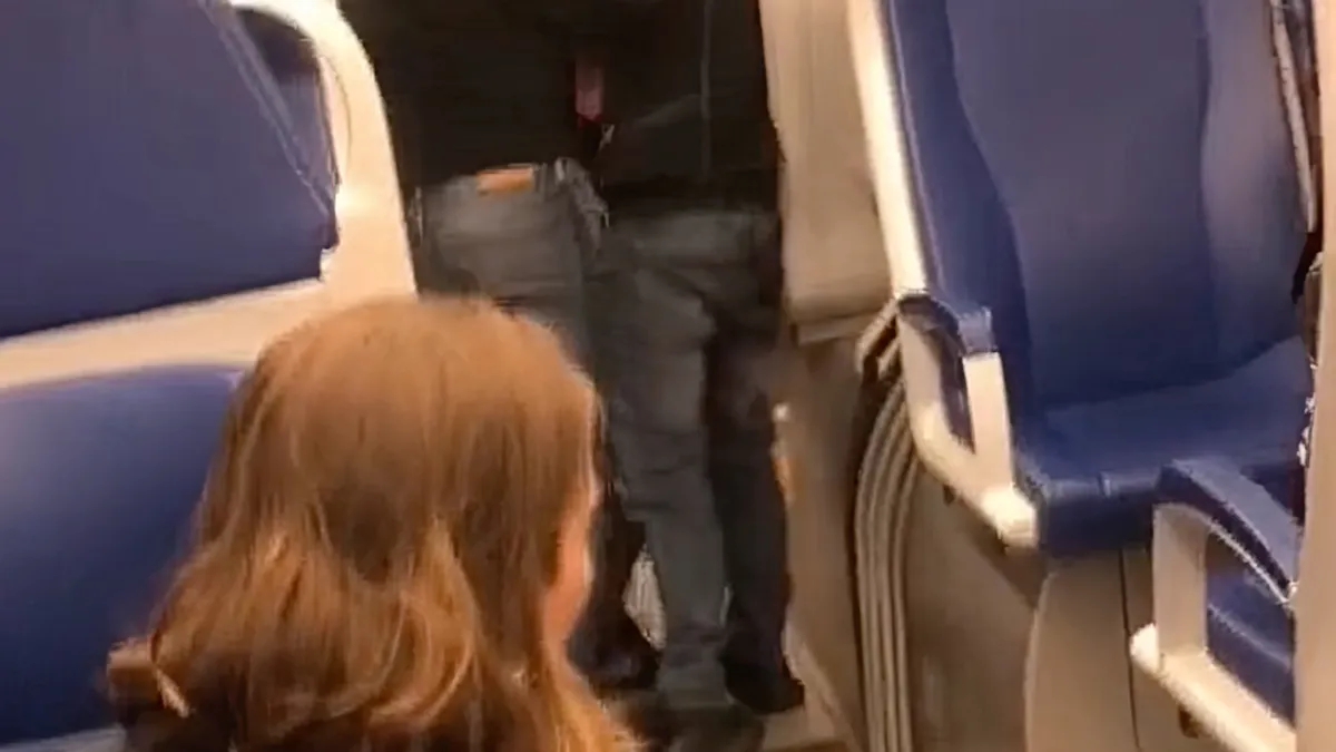 Gewoon beelden van een normale treinreis in Rotterdam
