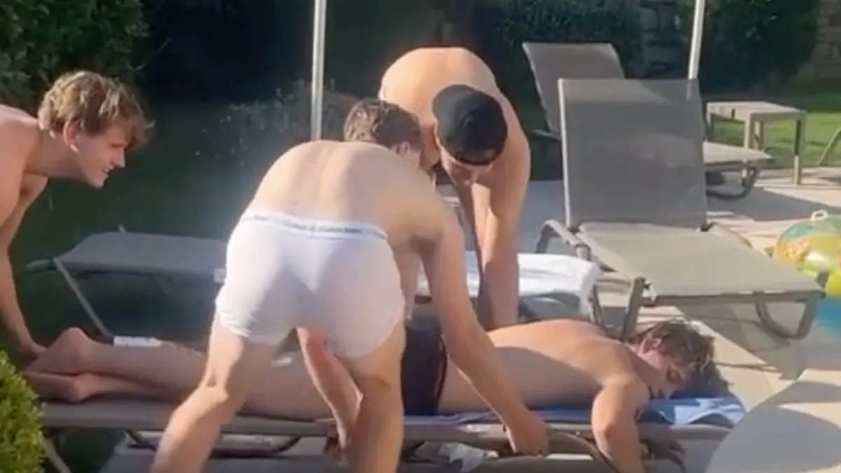 Slapen doen we s’nachts