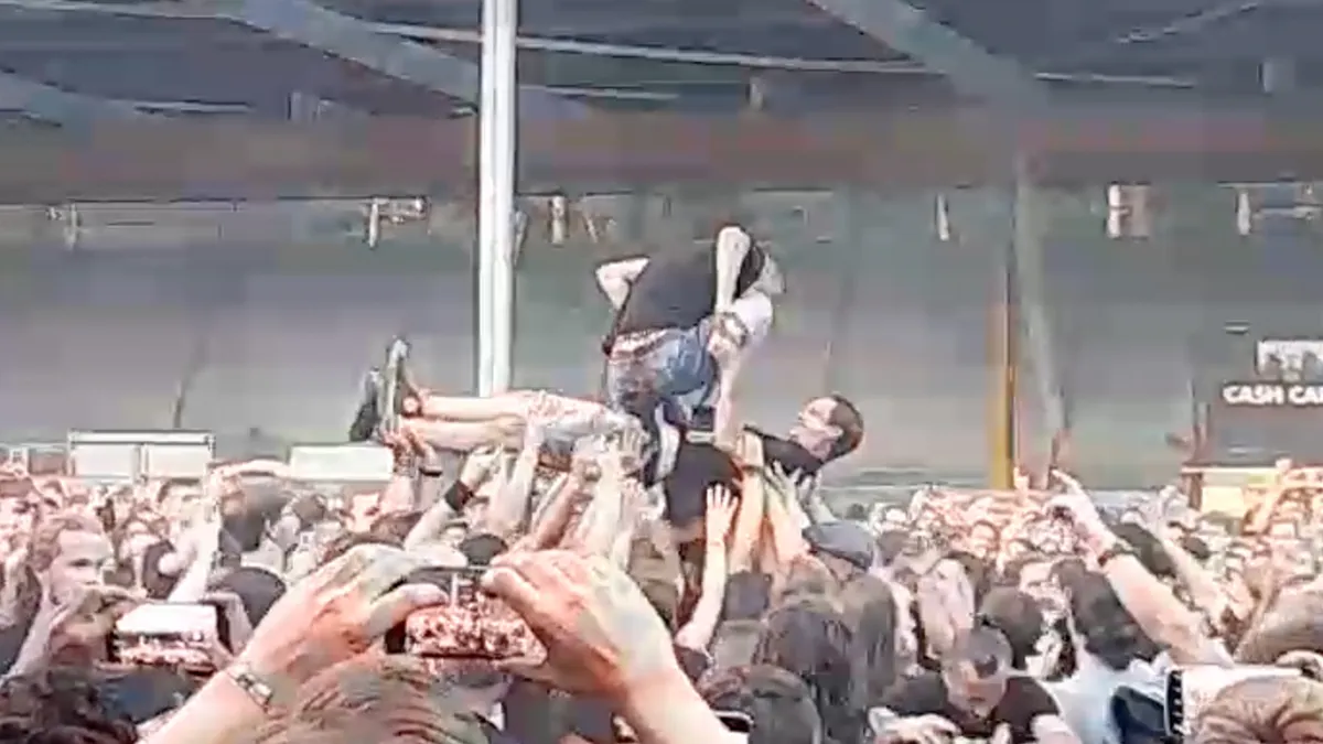 Nieuwe manier van 'Schipper mag ik overvaren?' tijdens Dynamo Metalfest 2023